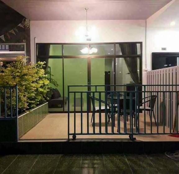 ペンション Baan Aomsub