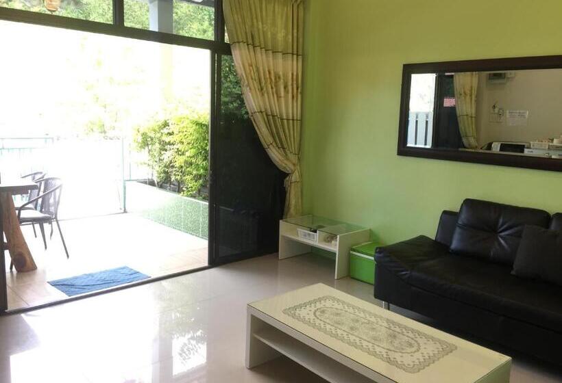 ペンション Baan Aomsub