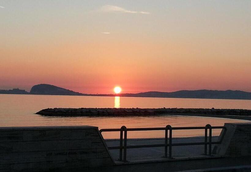 Пансион Guesthouse Holiday Formia Beach