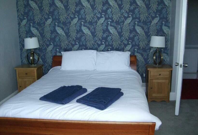 פנסיון Bluebells Guest House