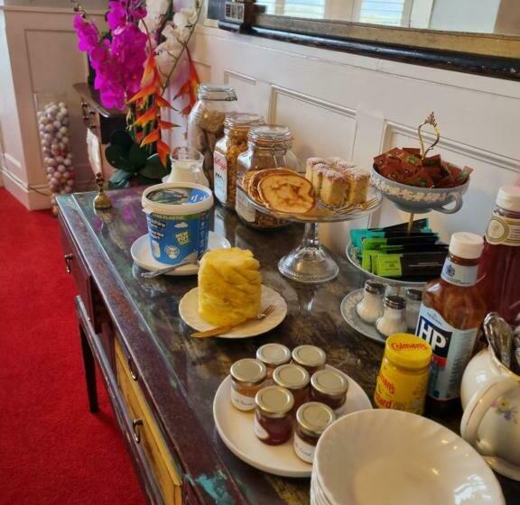 פנסיון Bluebells Guest House