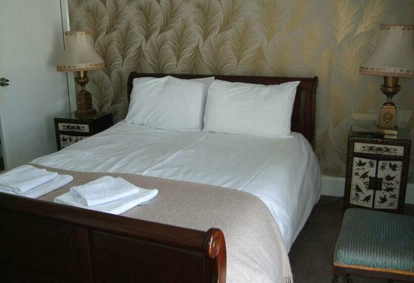 פנסיון Bluebells Guest House