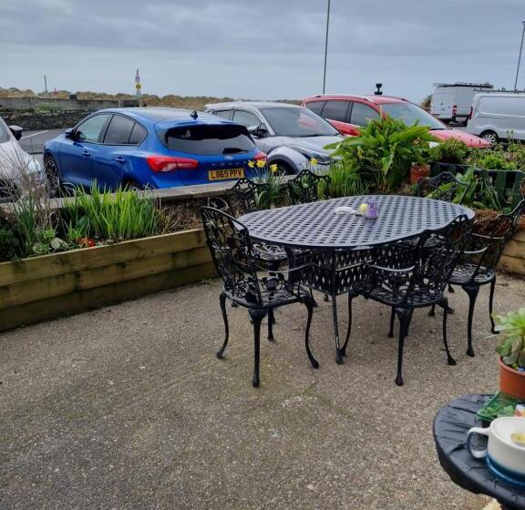 פנסיון Bluebells Guest House