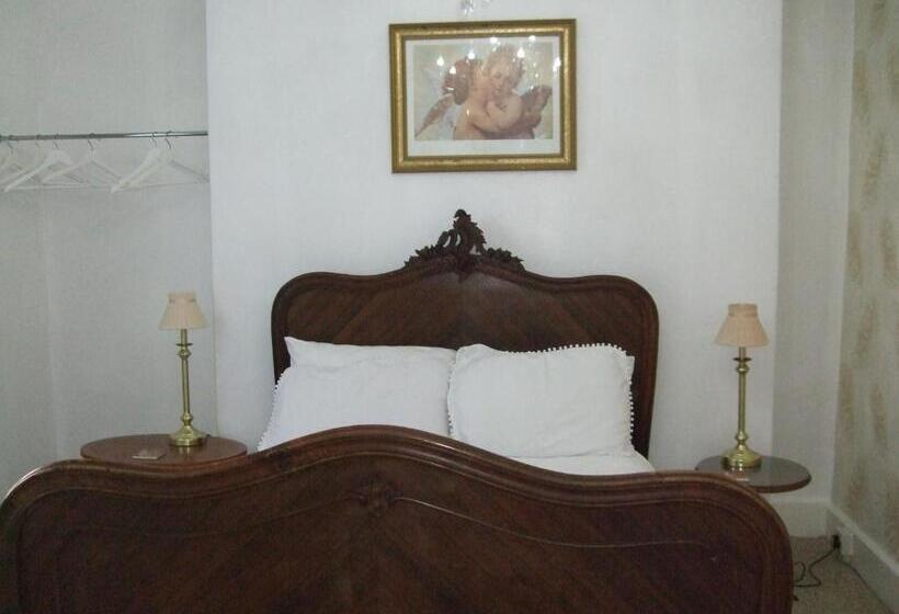 פנסיון Bluebells Guest House