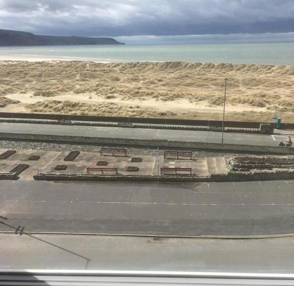 פנסיון Bluebells Guest House