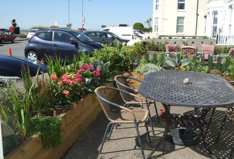 פנסיון Bluebells Guest House