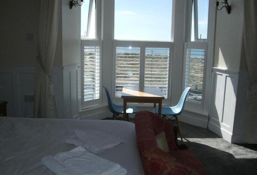 פנסיון Bluebells Guest House