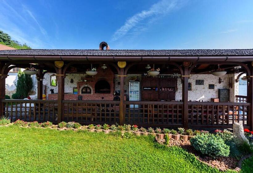 פנסיון Casa Andrei