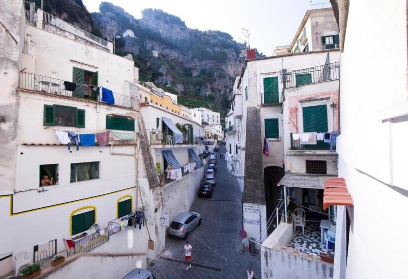 Пансион Casa Aurora Atrani   Amalfi Coast   Beach