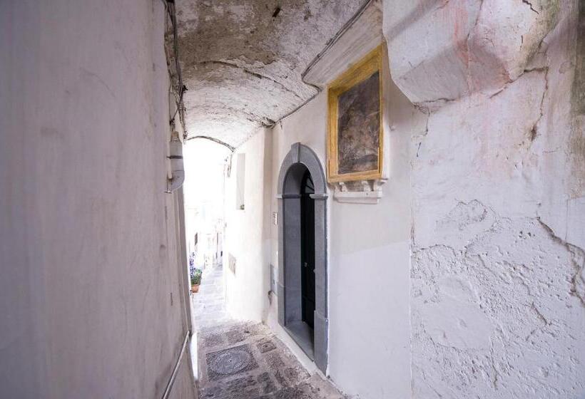 Пансион Casa Aurora Atrani   Amalfi Coast   Beach