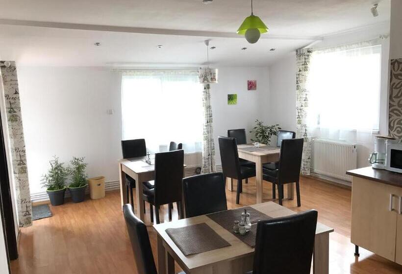 بنسيون Casa Mais