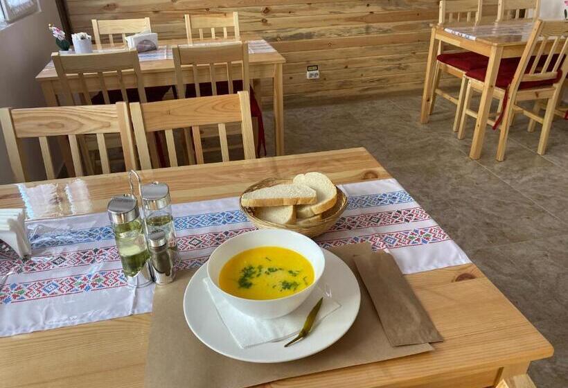 بنسيون Casa Mocanitei