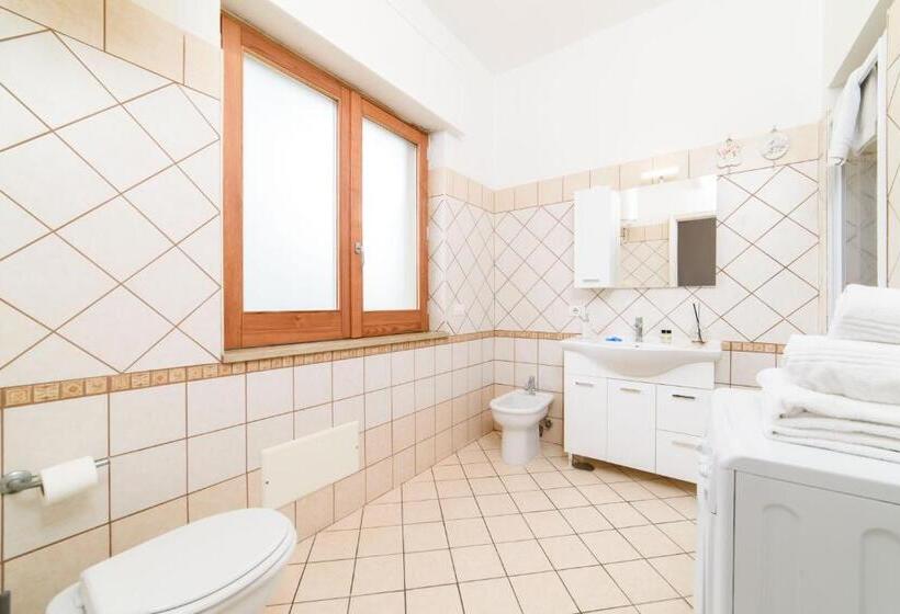 פנסיון Estate4home   Casa Laura