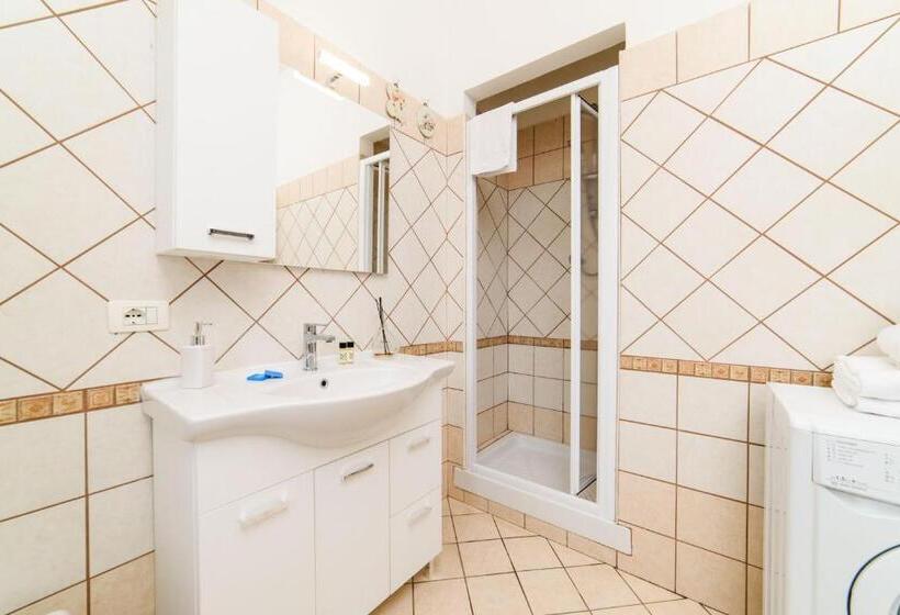 פנסיון Estate4home   Casa Laura