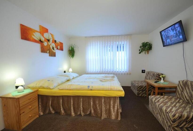 Пансион E&z Eva Hruba Rekreačný Dom