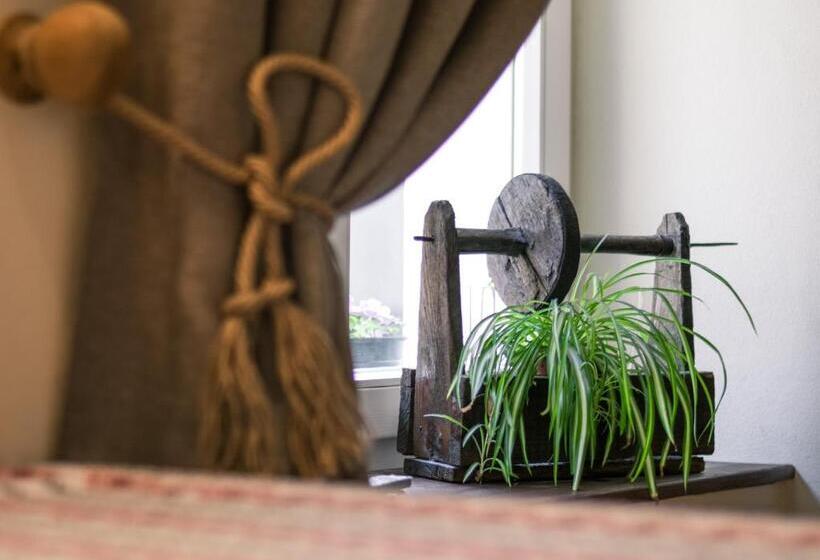 膳宿费 Folkloric Loft Ulița Românească