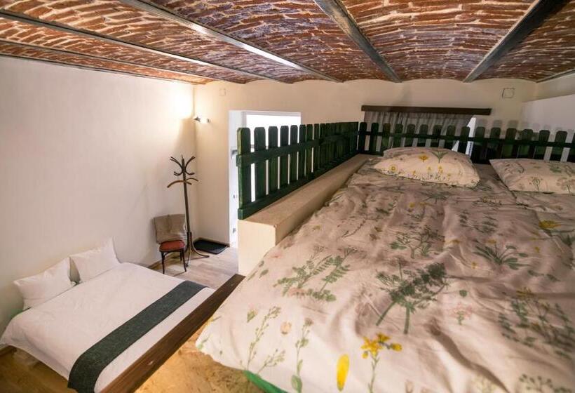 پانسیون Folkloric Loft Ulița Românească