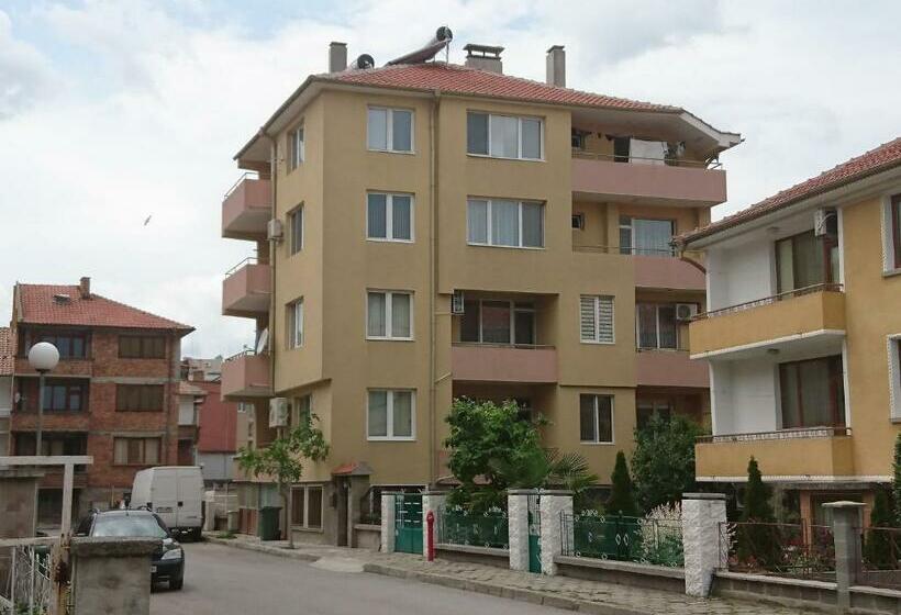 بنسيون House Ogledalovi