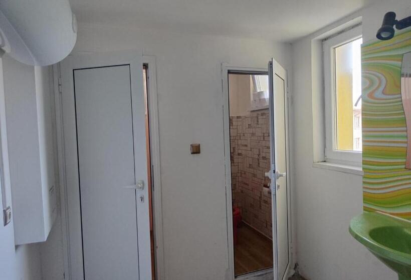 بنسيون Jacky S House