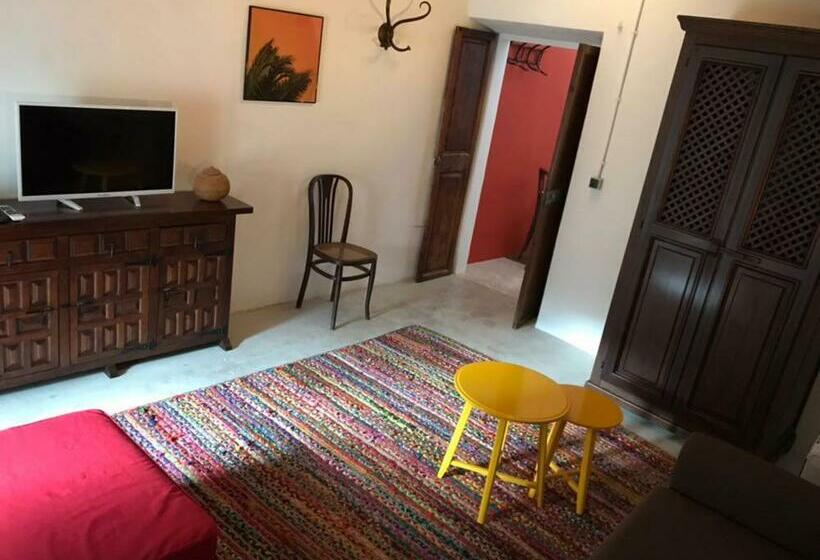 بنسيون La Luna