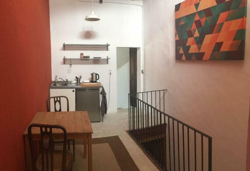 بنسيون La Luna