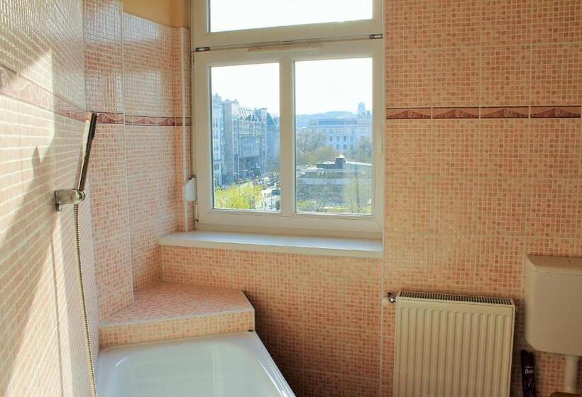 פנסיון Lidi Guesthouse