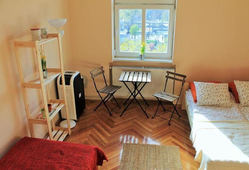 פנסיון Lidi Guesthouse