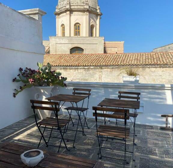 פנסיון Nenetta Rooms & Suites Monopoli