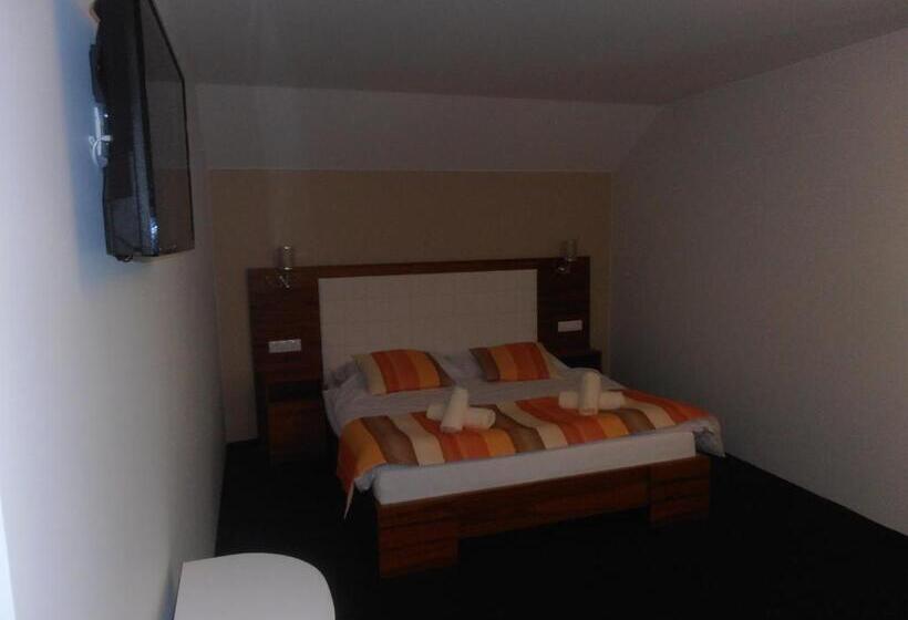 ペンション Penzión Hučava