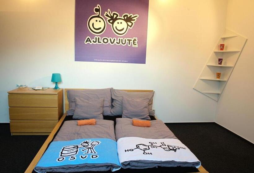 بنسيون Penzion Uax