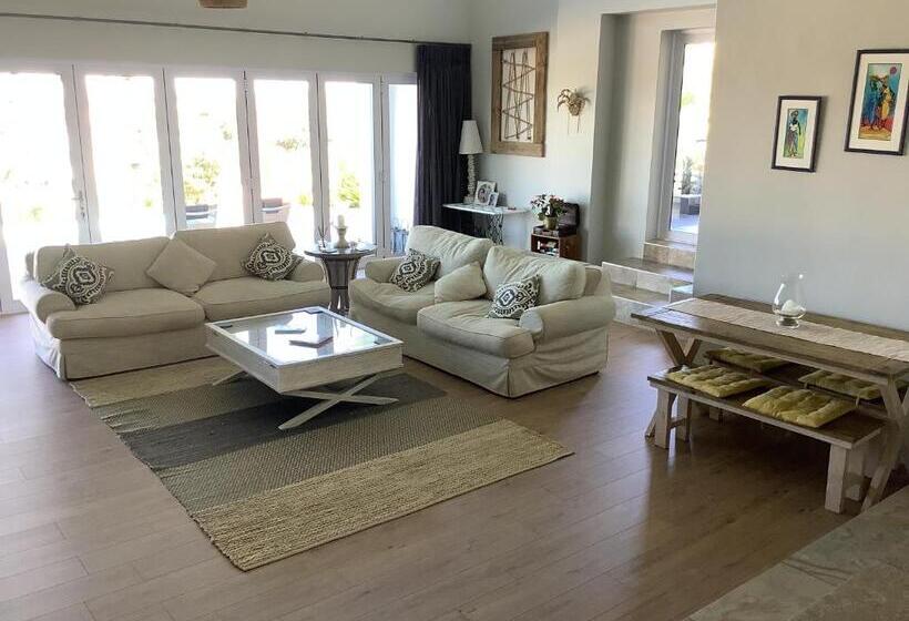 پانسیون Pezula Golf House