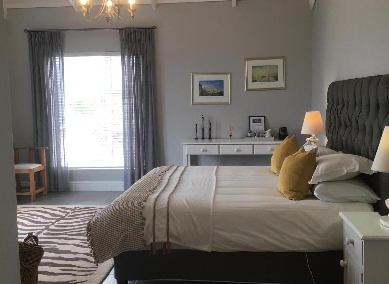 پانسیون Pezula Golf House