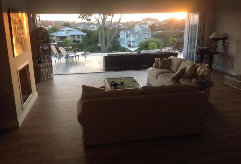 پانسیون Pezula Golf House