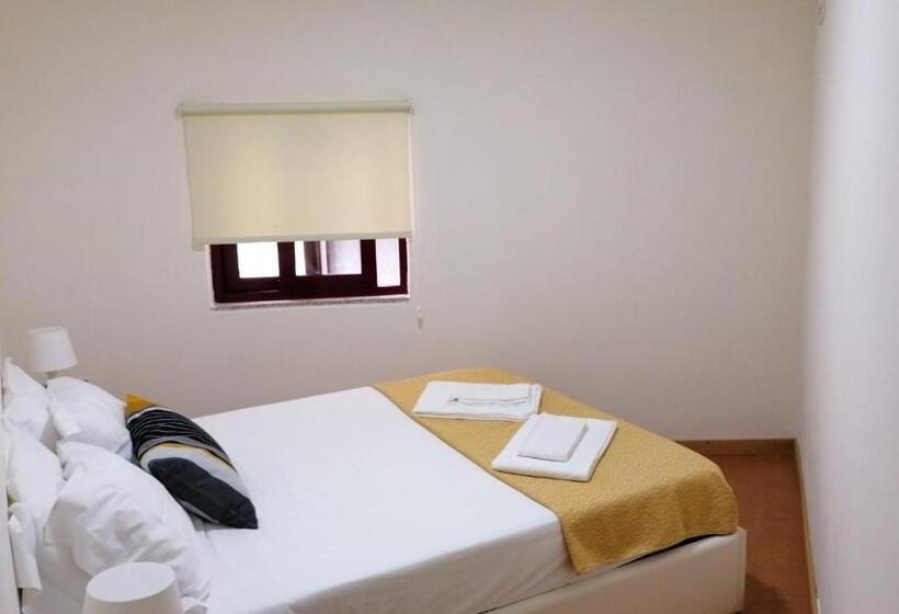 פנסיון Portus Ribeira House