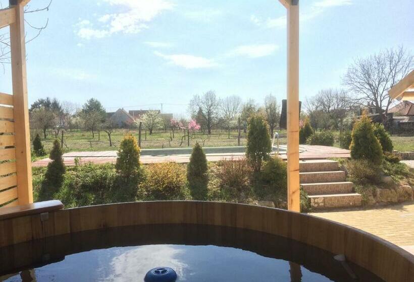 ペンション árnyas Vendégház Egerszalók