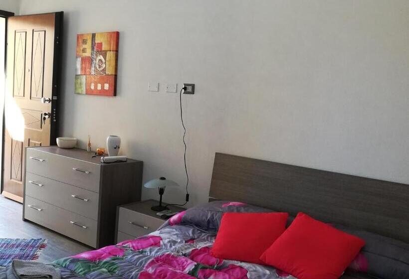 פנסיון Rooms Loru