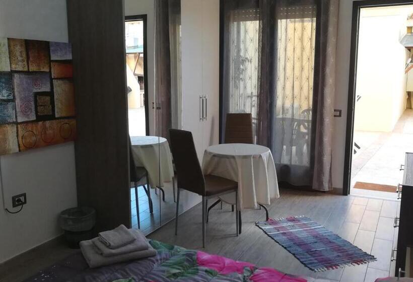 פנסיון Rooms Loru