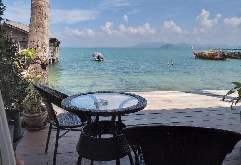 بنسيون Seaside Home