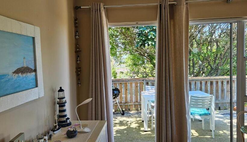 פנסיון The Holliday Pad