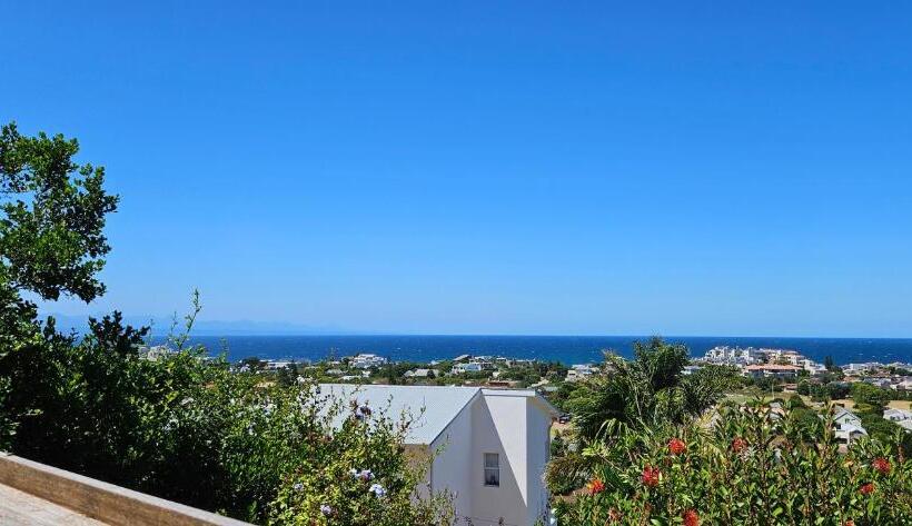 פנסיון The Holliday Pad