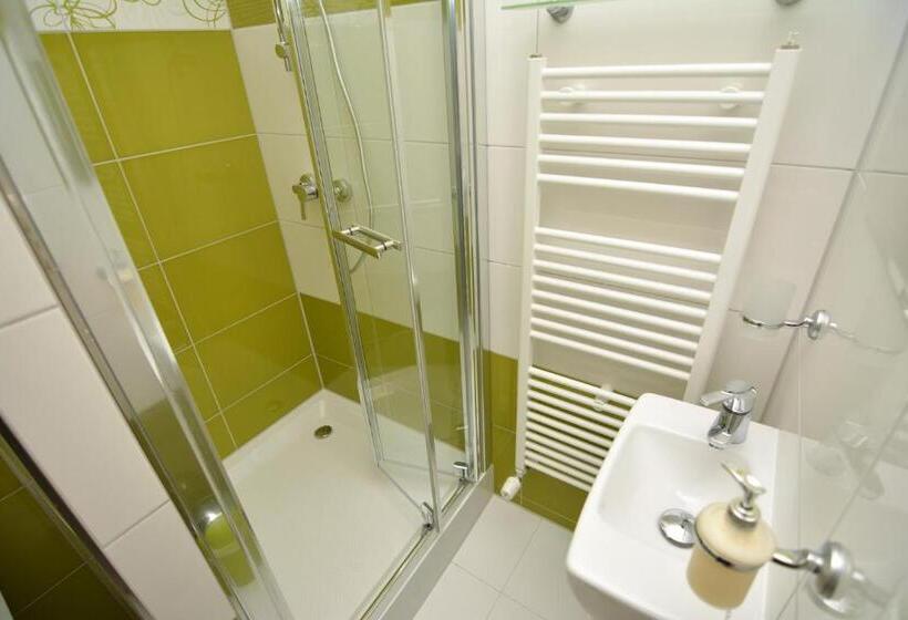 膳宿费 Vila Kamah