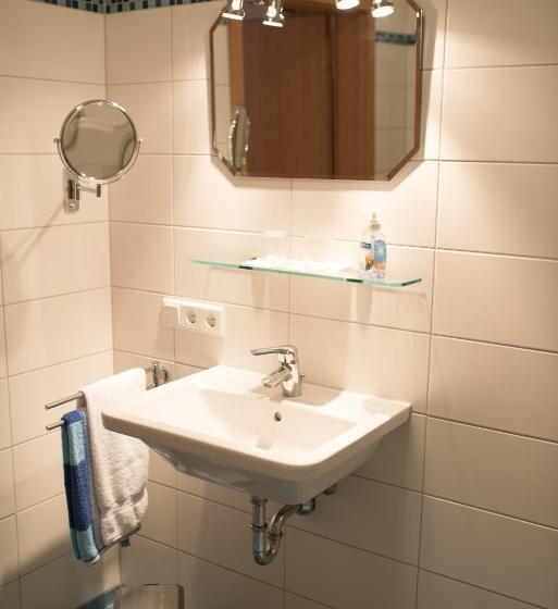 Пансион Weingut Und Gästehaus Wetzler