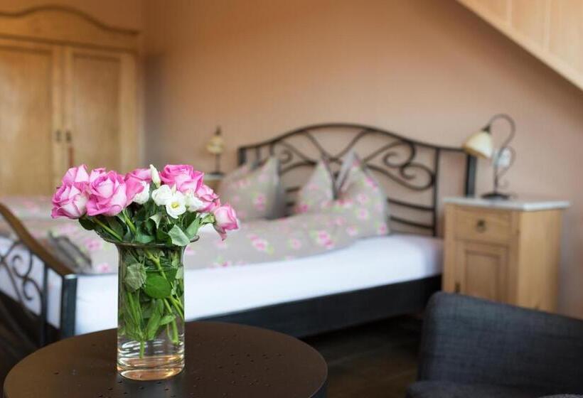 ペンション Weingut Und Gästehaus Wetzler