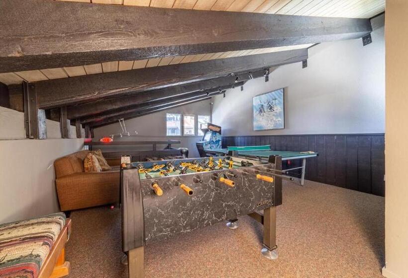 483 Steps To The Slopes Canyon Lodge   Cozy Renovated Mammoth Townhome