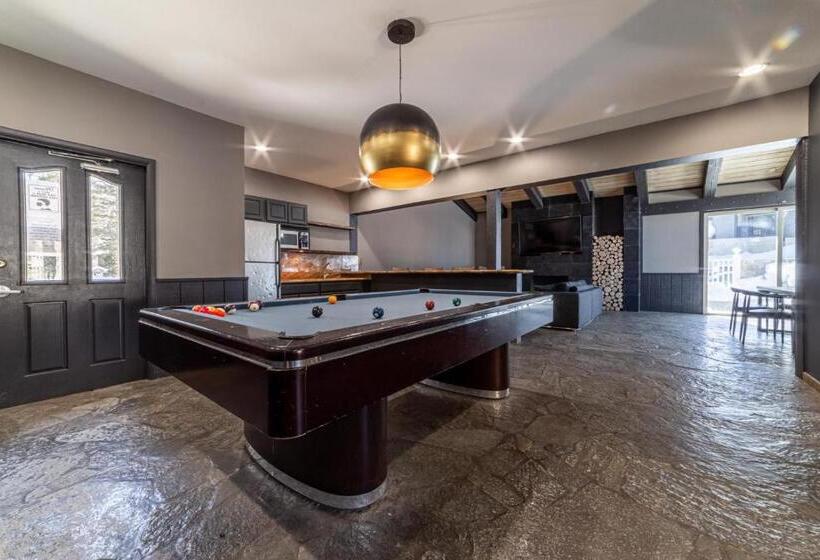 483 Steps To The Slopes Canyon Lodge   Cozy Renovated Mammoth Townhome