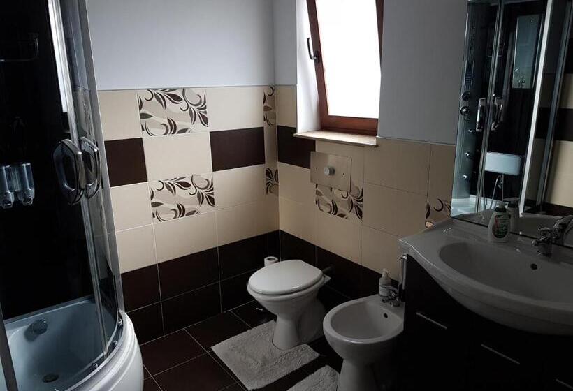 旅馆 Pensiunea Mia