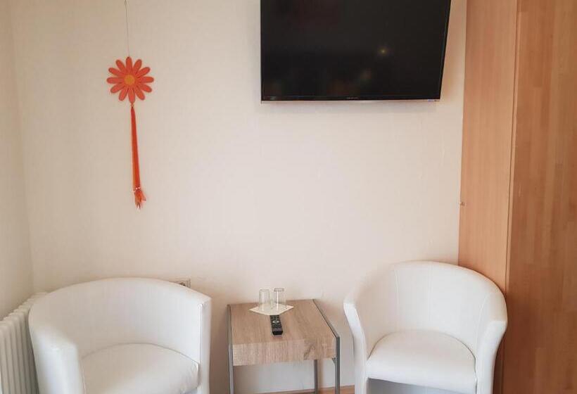 ベッドアンドブレックファースト Gästehaus Rana