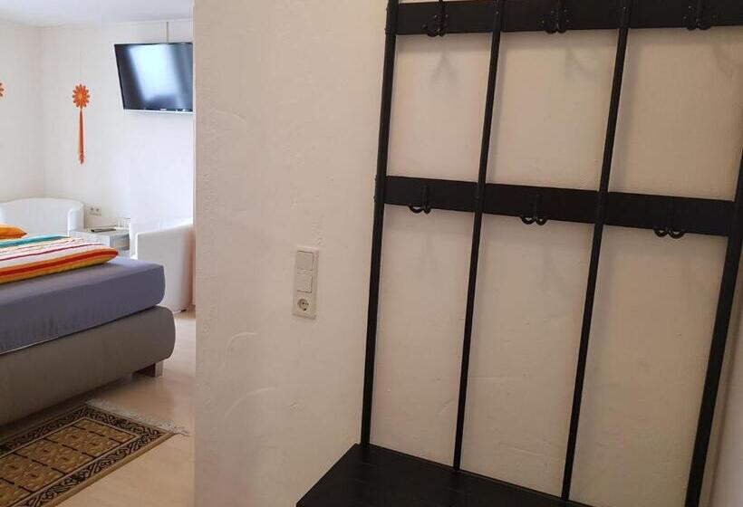 ベッドアンドブレックファースト Gästehaus Rana