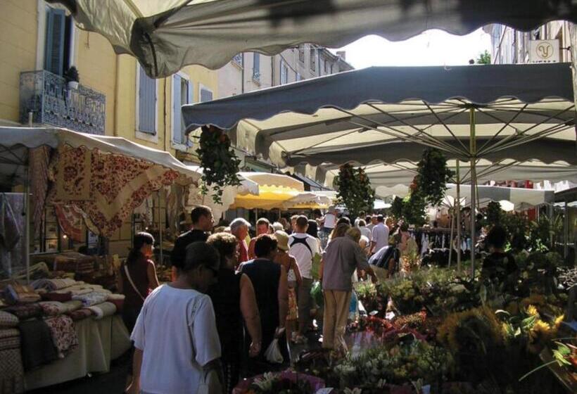 ベッドアンドブレックファースト Les Cerises