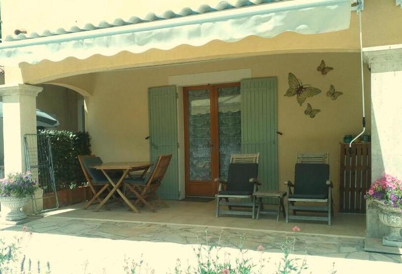 ベッドアンドブレックファースト Les Cerises